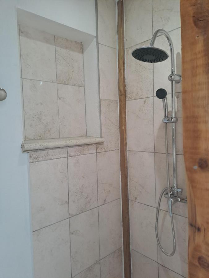 Chambre Basilic 2P, 2 Nuits Max, Dans Petit Chalet 6Km Du Festival De Piano De La Roque D'Antheron Rognes Екстериор снимка